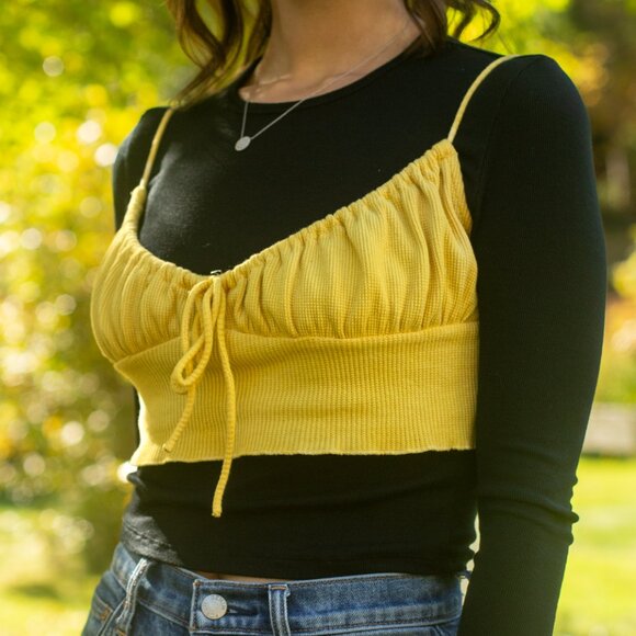 Princess Polly • Crop Top • US 6 • Yellow - Picture 14 of 17